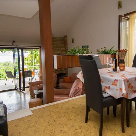 Vacation Home Mirjana Seget Vranjica Ngoại thất bức ảnh