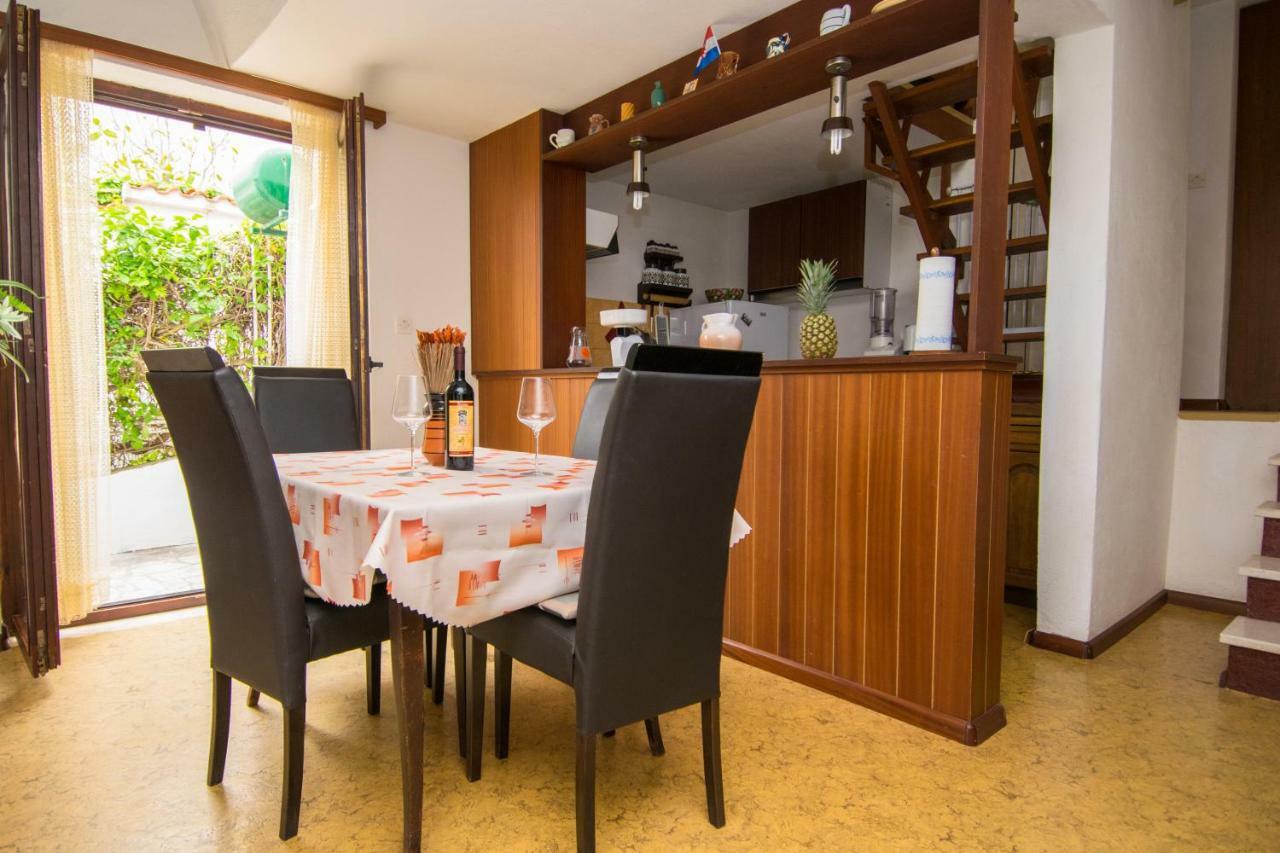 Vacation Home Mirjana Seget Vranjica Ngoại thất bức ảnh